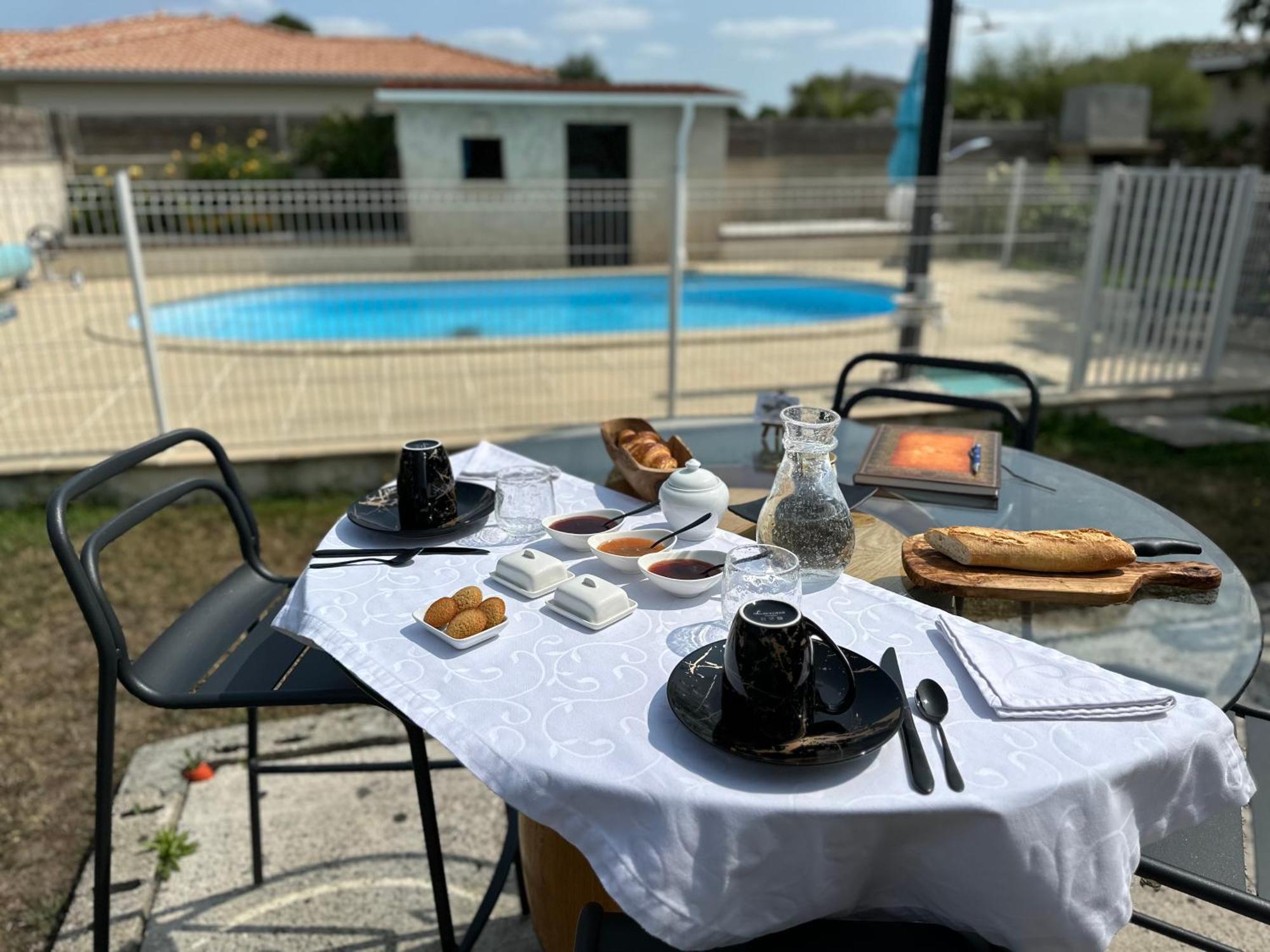 Le Mas Des Anges Soussans 外观 照片